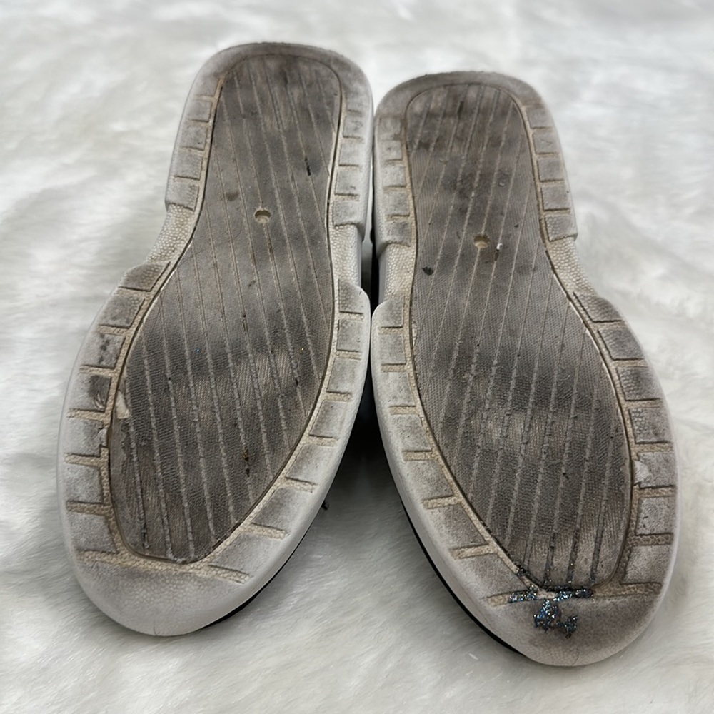 DKNY black slip on tennis shoe size 3 - Picture 15 of 17